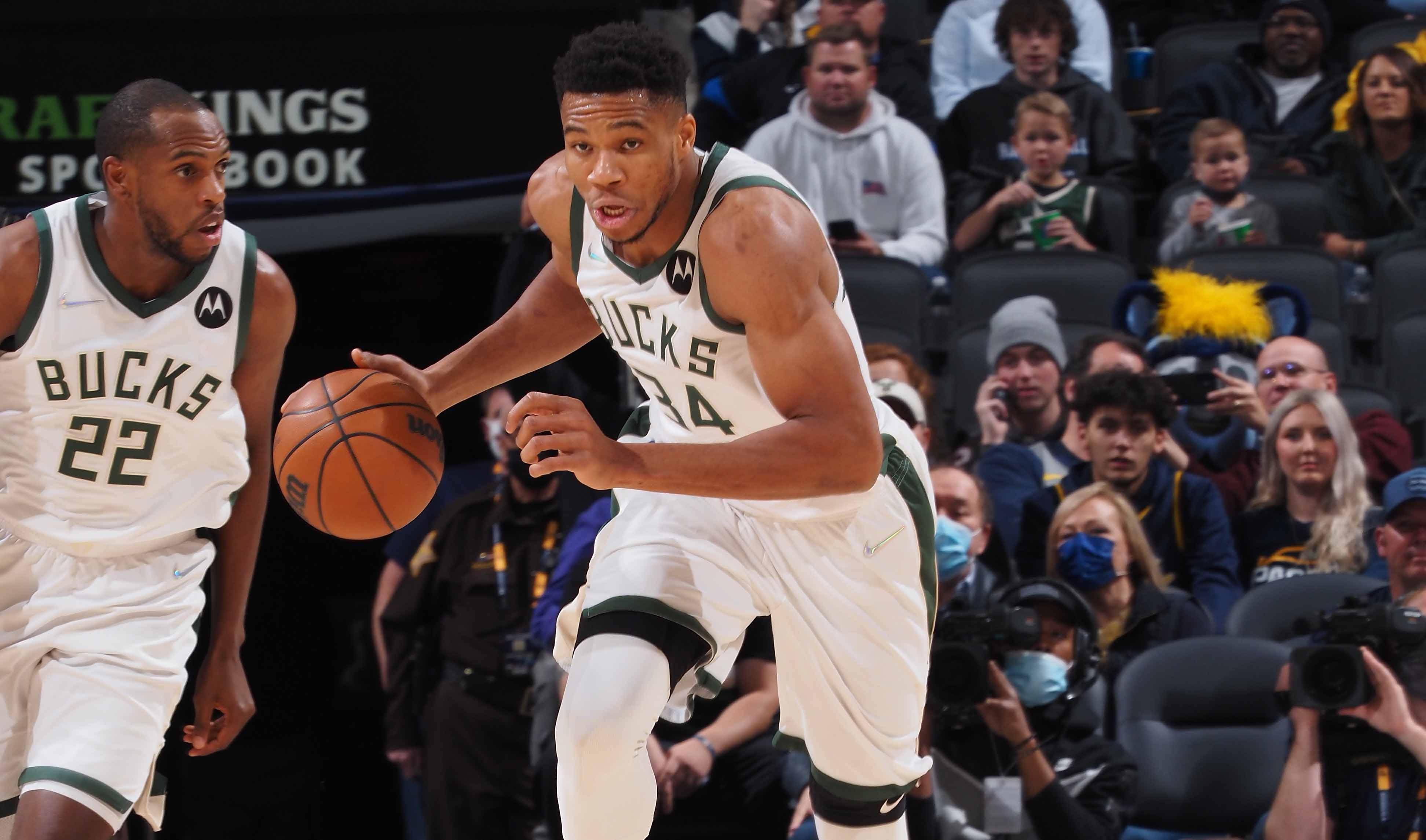 短道速滑世锦赛：中国队男子接力摘银 加拿大队再入三金