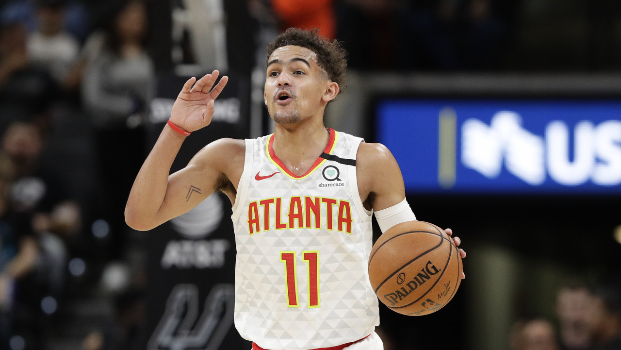 滑手扮关公成都街头玩滑板