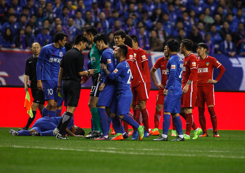 勇士主场力克雄鹿 库里31分领衔全队 双星合璧布阵显威