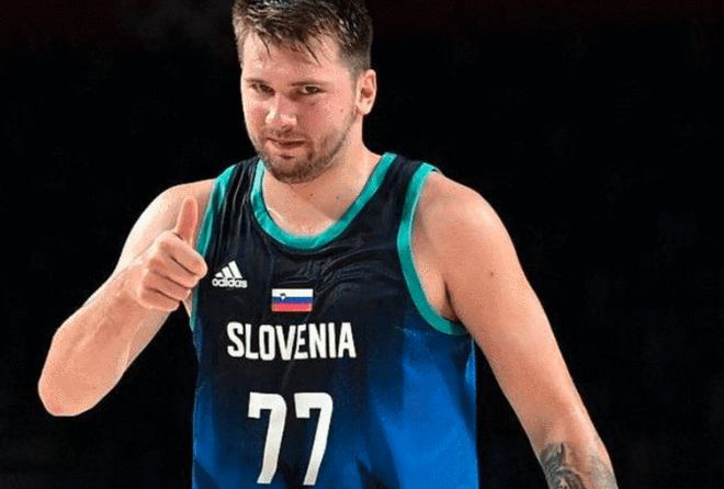 助罗马升至意甲榜首，斯维拉尔达成罗马生涯100场里程碑