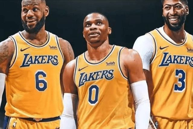 从草根选手到电竞“奶爸”，CF“强叔”十五年坚守打造浙江电竞“黄埔军校”