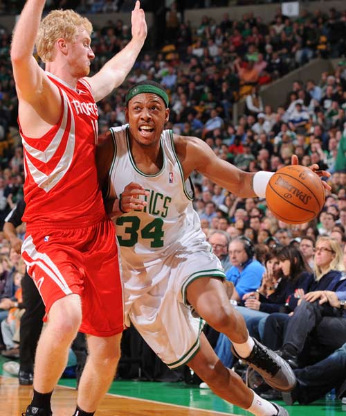 首钢遭重创！周琦眼睛再受伤，球队迎来伤病潮，新大外援即将到位